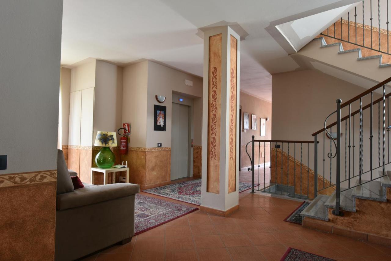 Hotel Ristorante Borgovecchio Montegrosso d'Asti Экстерьер фото