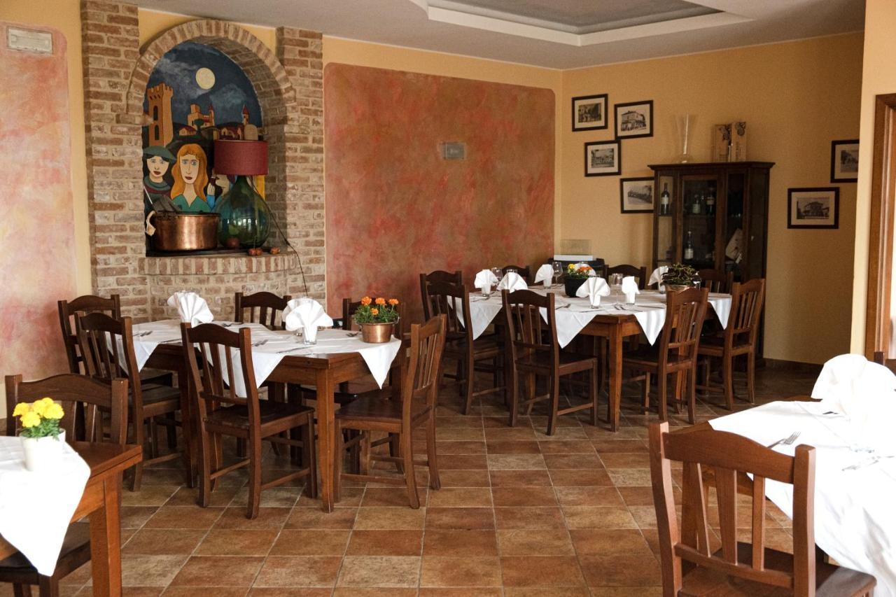 Hotel Ristorante Borgovecchio Montegrosso d'Asti Экстерьер фото